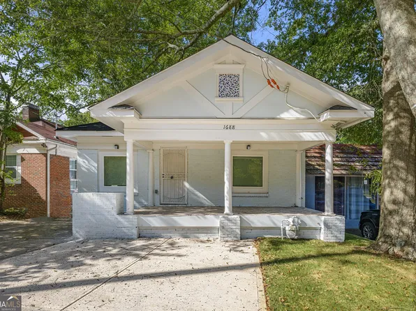 1688 Connally Dr, East Pt, GA 30344