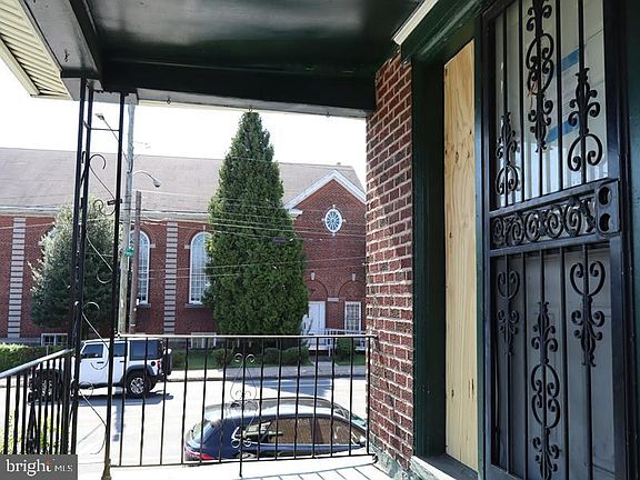 3rd image of 7700 Temple Rd