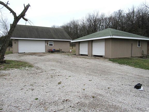 4th image of 1901 N 600th Rd