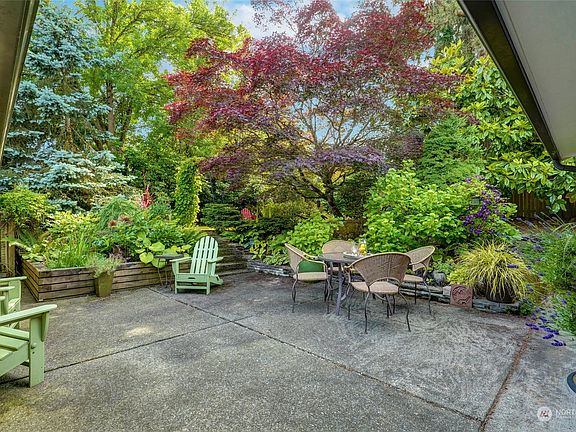 3rd image of 1207 172nd Avenue NE