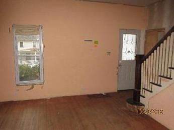 5th image of 4677 Dewey Ave