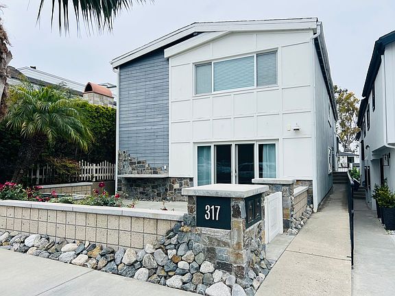 3rd image of 317 Heliotrope Ave #9E0317278