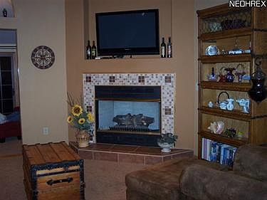 5th image of 229 S Linden Ct