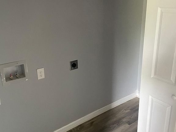 5th image of 323 Hinton St #A