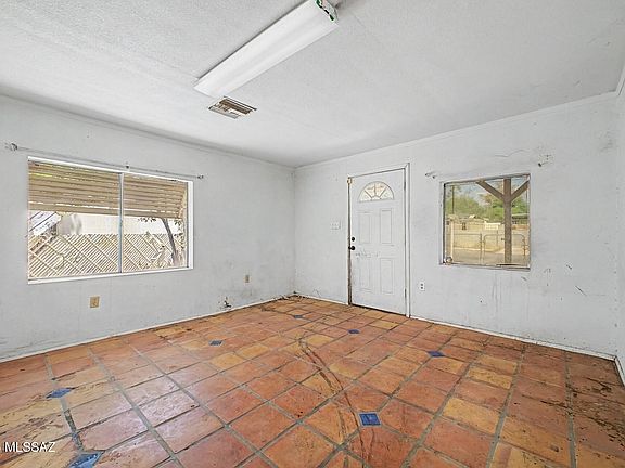 4th image of 6210 S Euclid Ave