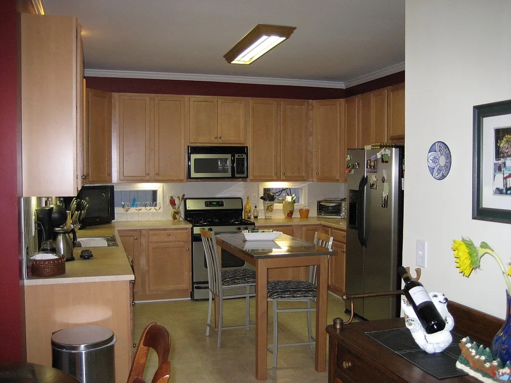 3 bed, 2458 sqft, $2,500 — Photo 4