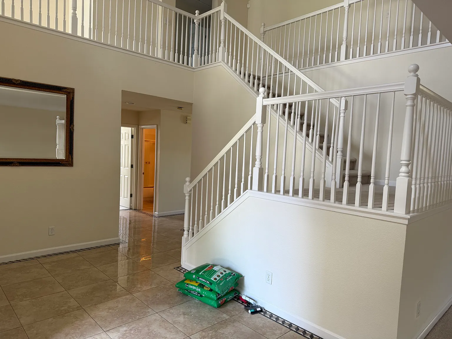 5049 Pine Lake Ct — Photo 2