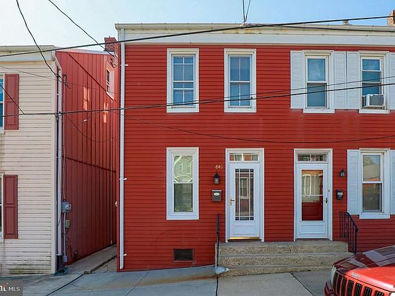 4th image of 846 Wright St