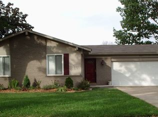2537 Binghamton Dr, Auburn Hills, MI 48326
