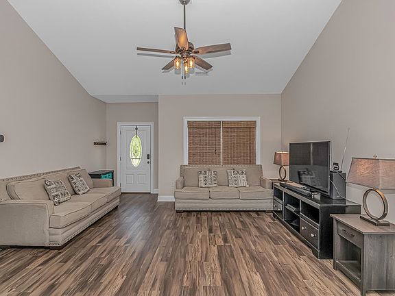5th image of 1010 Napa Ct.