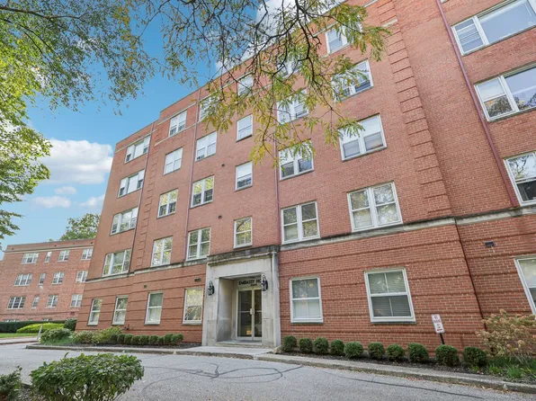 Embassy House Apartments, 2560 N Moreland Blvd, Cleveland, OH 44120