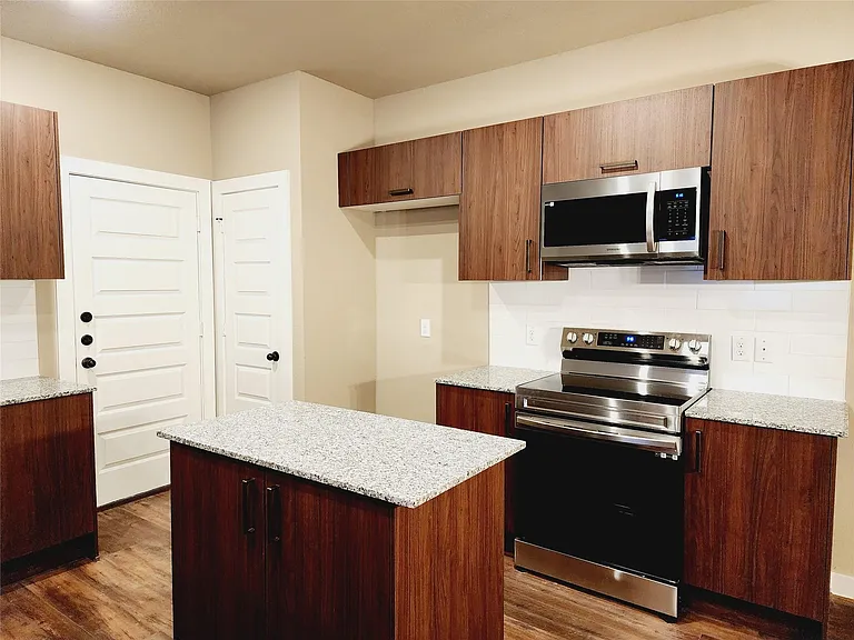 9836 Grosbeak Ln — Photo 32