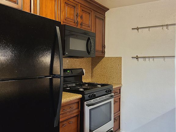 3rd image of 720 N Garfield Ave APT 6
