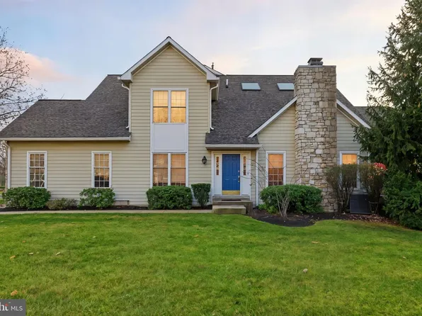 105 Birkdale Dr, Blue Bell, PA 19422