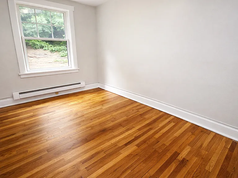 5619 Hobart St — Photo 5