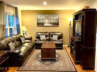 1 Hawthorn Dr, Edison, NJ 08820