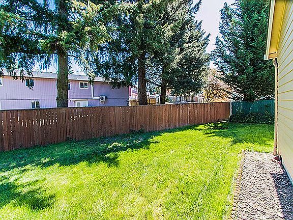5th image of 9909 NE 86th Ct