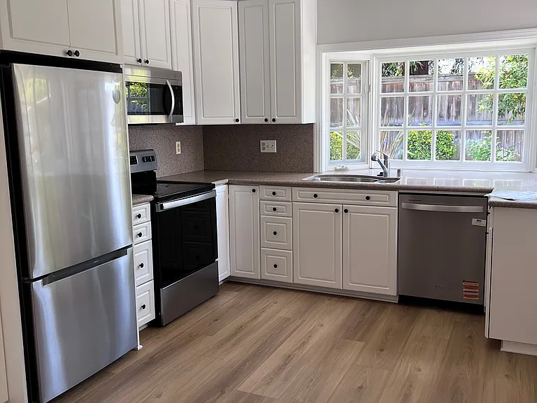 17712 Manchester Ave — Photo 5