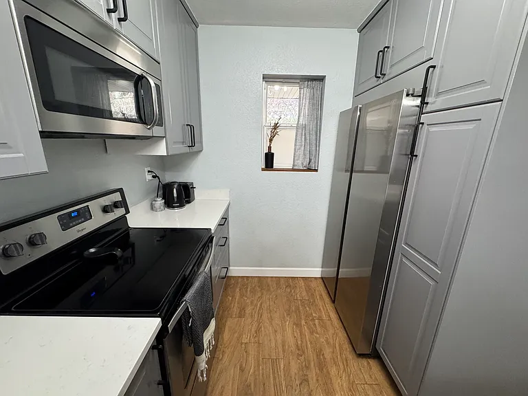 291 Park Ave #J-4 — Photo 3
