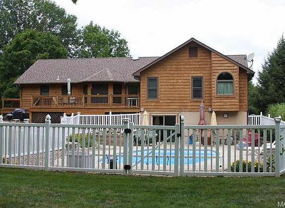 3rd image of 206 Hideaway Trl