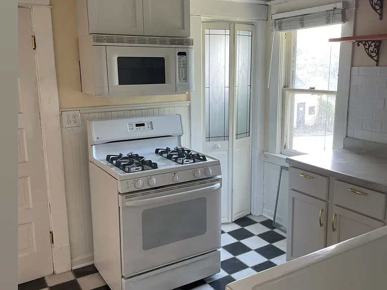 125 Carrier St NE #2 — Photo 5