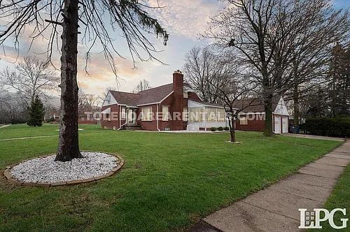 391 Perry Dr Photo 1
