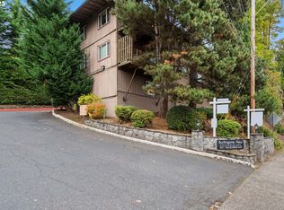 1045 SW Bertha Blvd APT 7, Portland, OR 97219