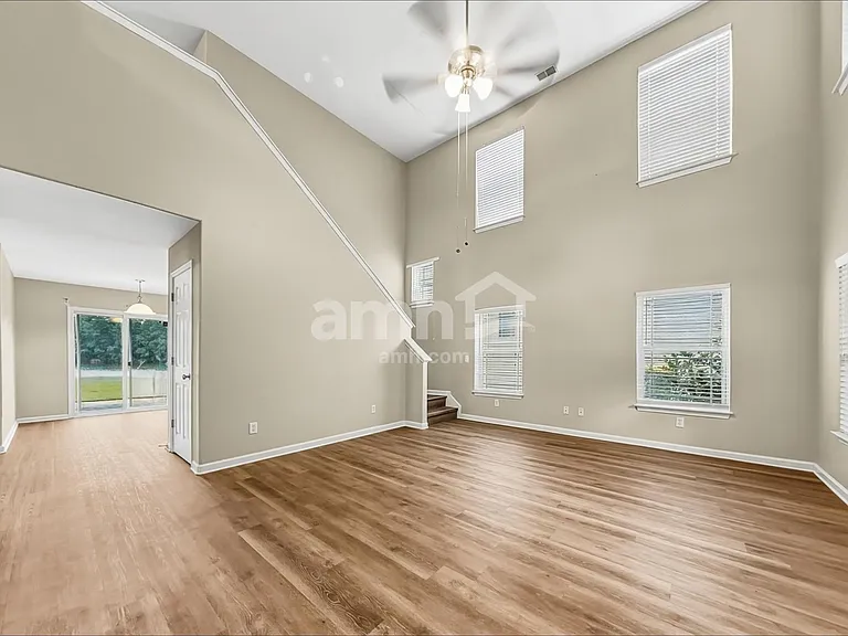 122 Spring Lakes Dr — Photo 8