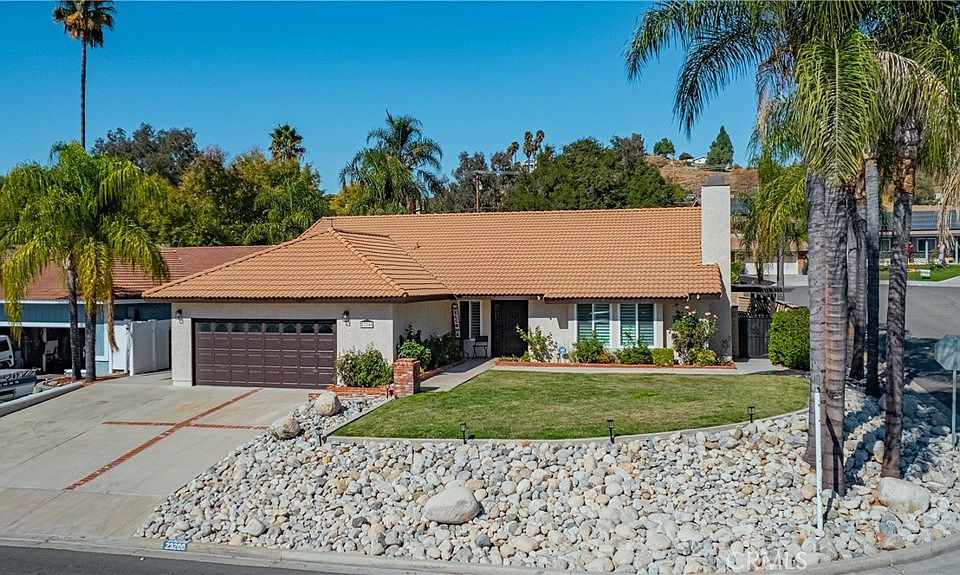 1st image of 23200 Canyon Lake Dr N