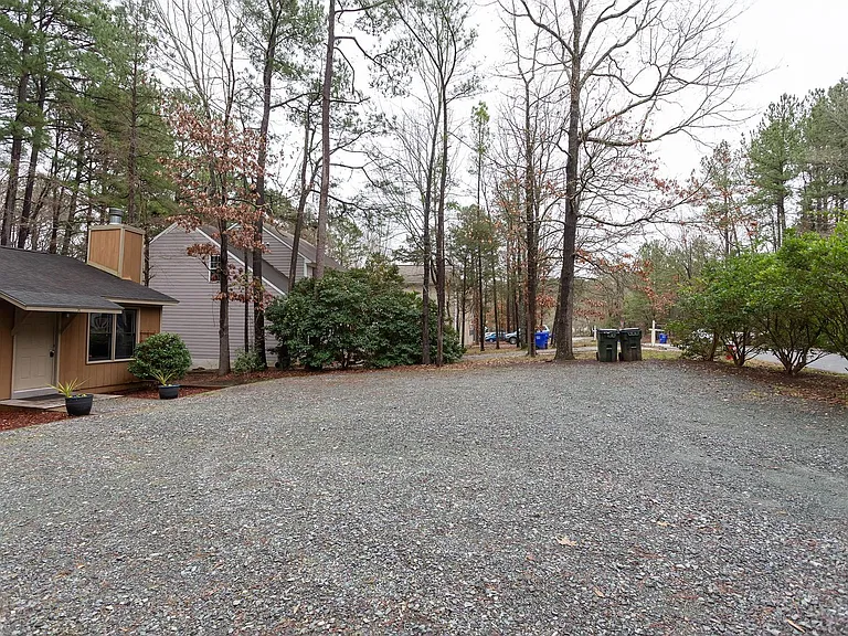 129 Forsyth Dr #B — Photo 15
