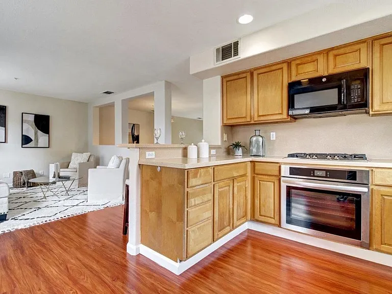 3276 Shiraz Pl — Photo 7
