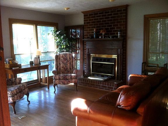2nd image of 30480 Eastlake Road