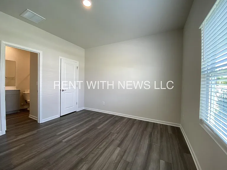 797 Riguard Way — Photo 26
