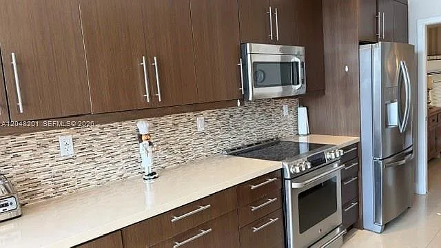 19707 Turnberry Way #4L — Photo 33