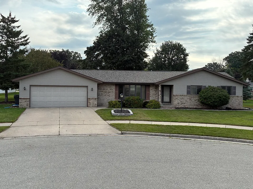 1006 Woodland Ct