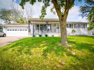 135 Southland Dr, Decatur, IL 62521