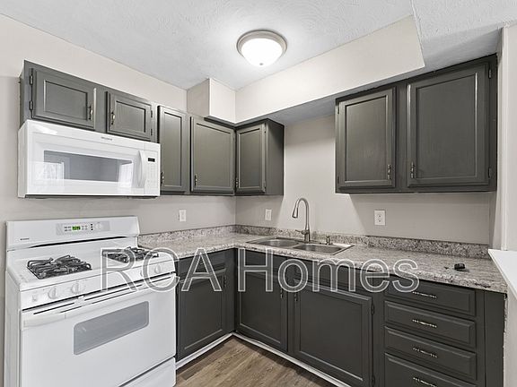 5th image of 3836 E Michigan St