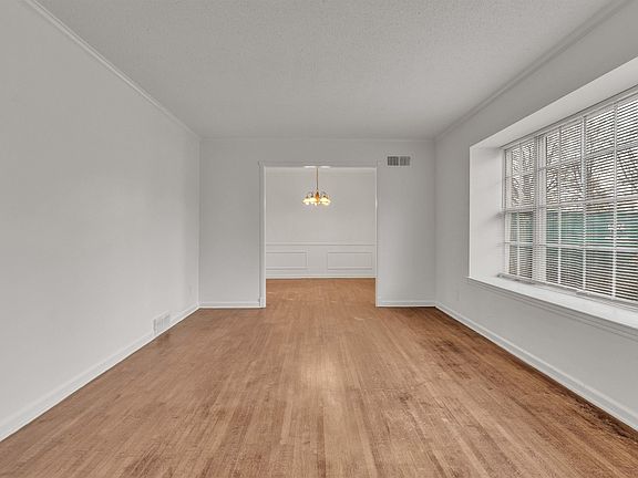 4th image of 4727 Olds Ave