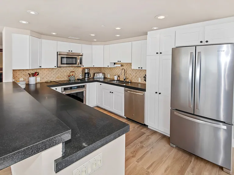 1810 Avenida Del Mundo #508 — Photo 12