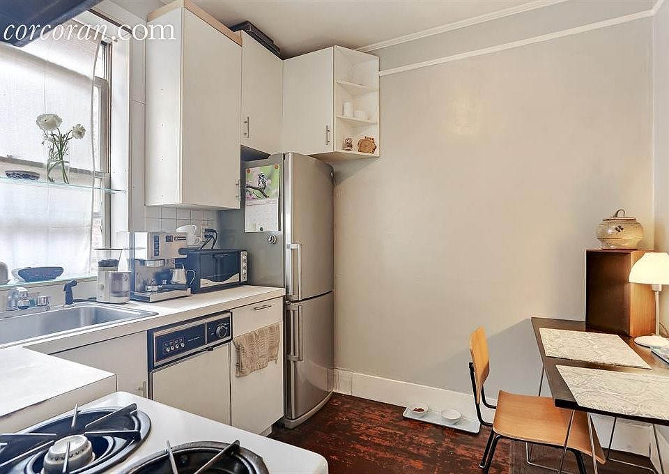 2nd image of 27 Commerce St APT 4B