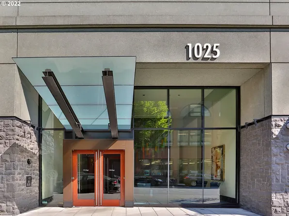 1025 NW Couch St Unit 818, Portland, OR 97209