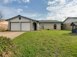 6816 Summit Ridge Dr, Watauga, TX 76148