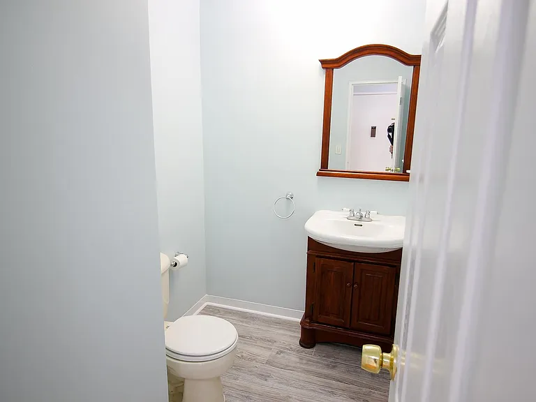 564 Sierra Vista Ln — Photo 12