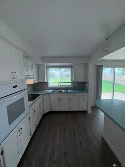 1336 Maplegrove Dr — Photo 8