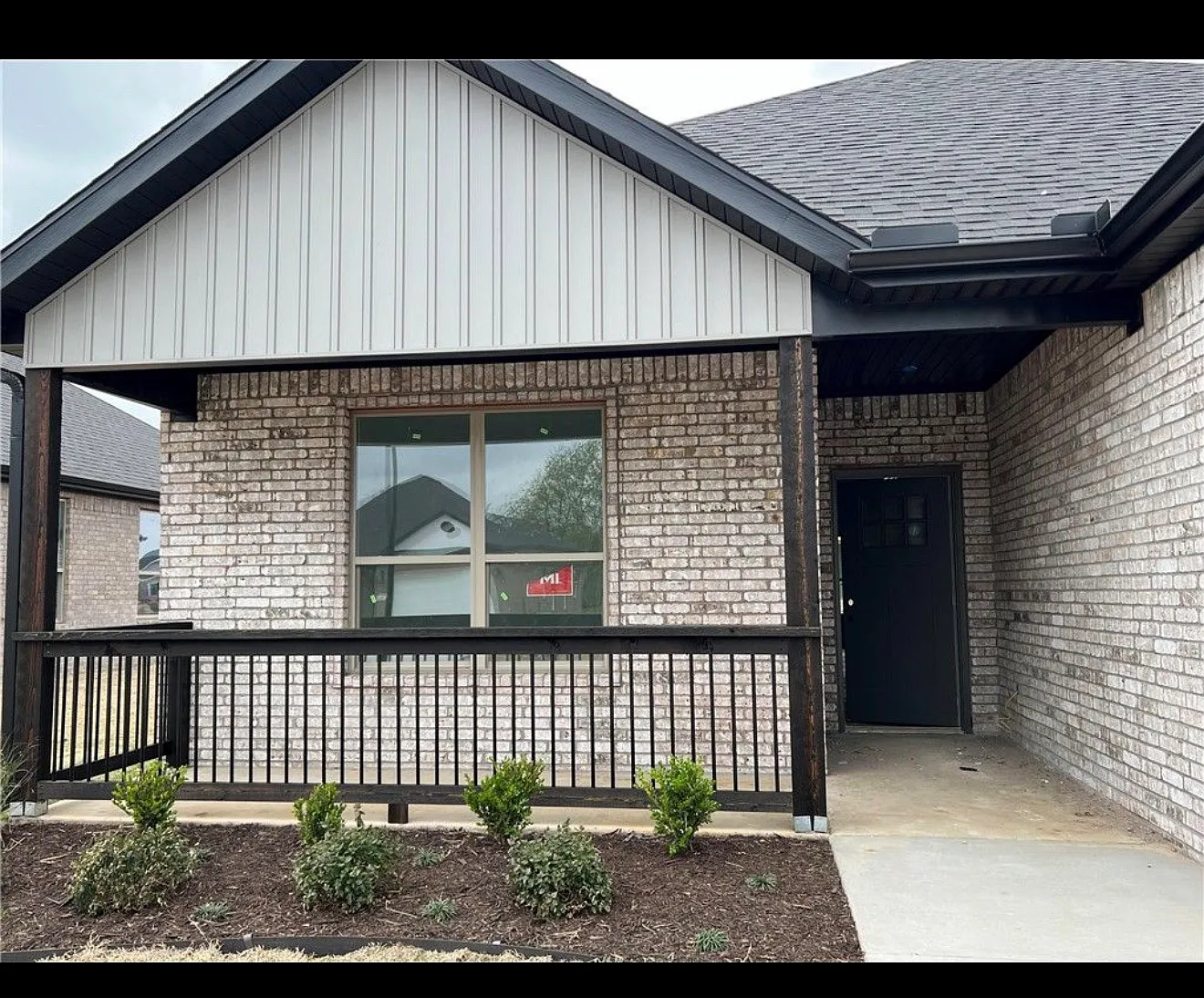 4 bed, 2.5 bath, 1900 sqft, $2,000 — Photo 1