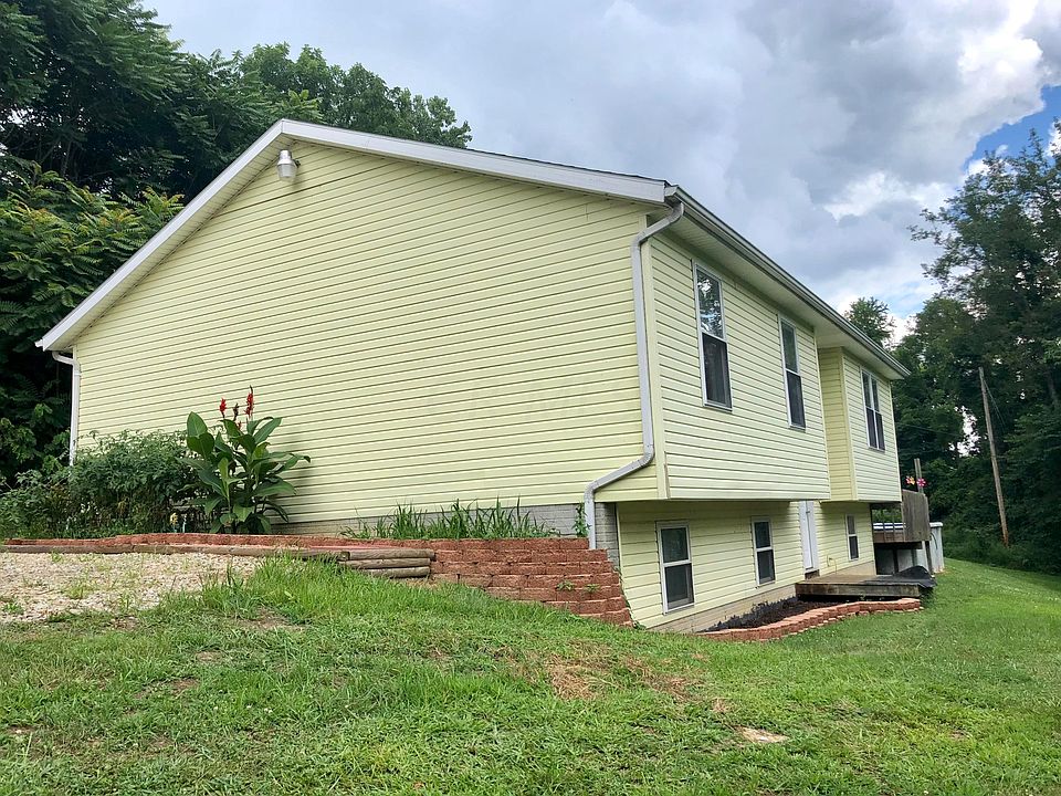1st image of 7050 Forest Ln