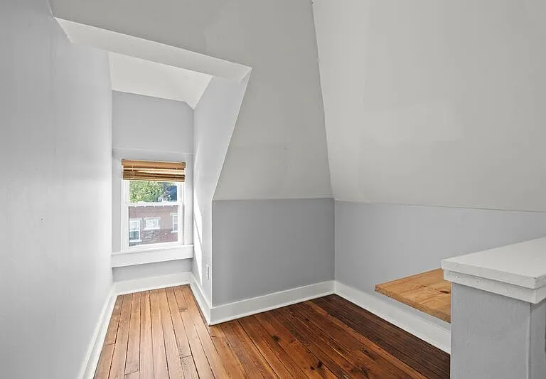 1683 E Main St — Photo 18