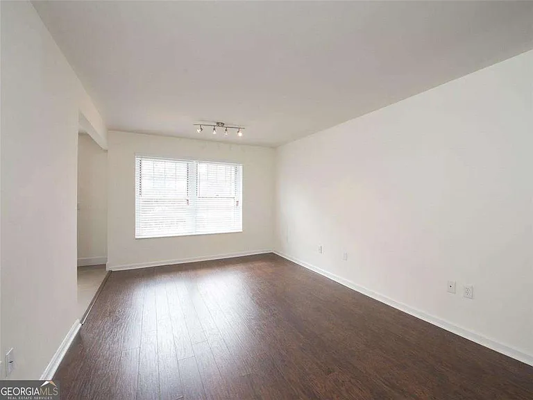 199 14th St NE #205 — Photo 3