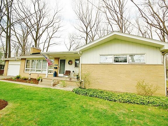 2nd image of 1619 Squaw Ct