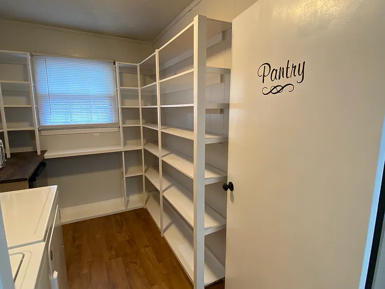 203 Augusta St — Photo 13